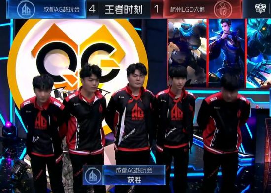 中蒙俄青少年冰球邀请赛精彩开幕